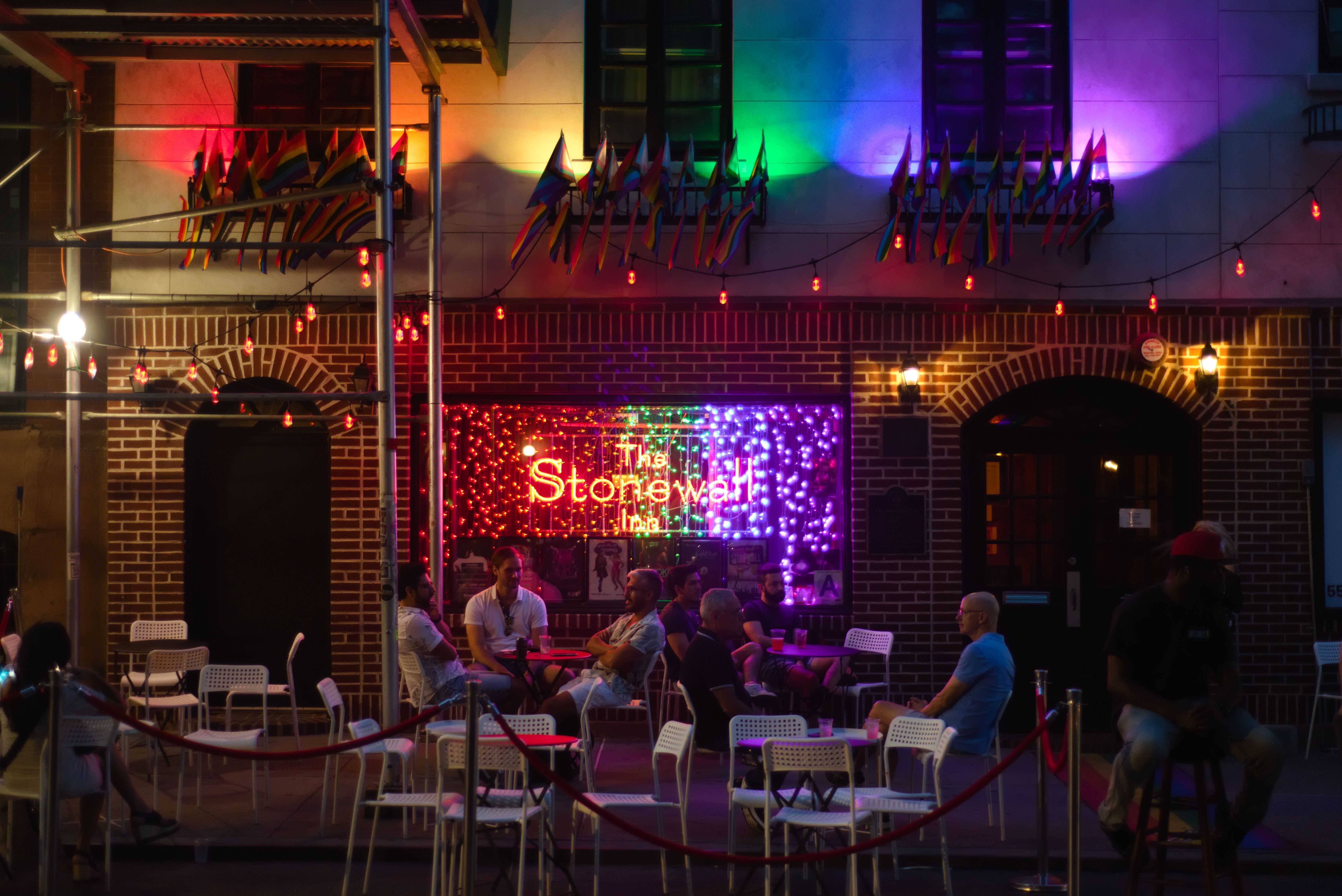 Stonewall_inn_facade_5f477de48d.jpg